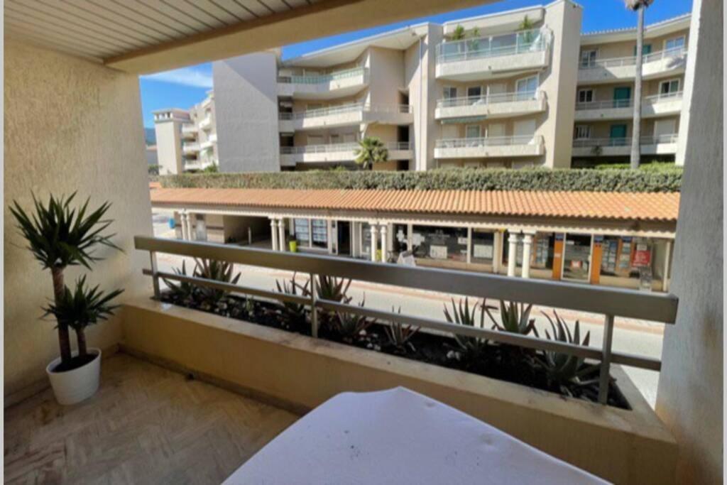 Confortable Appartement A Cavalaire-Sur-Mer Dış mekan fotoğraf
